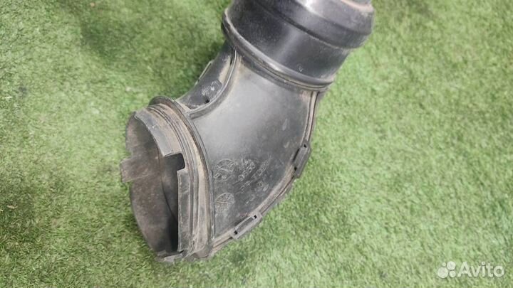 Патрубок воздушного фильтра Renault Duster 2015