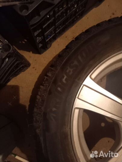 Bridgestone Ice Cruiser 7000S 205/60 R16 92