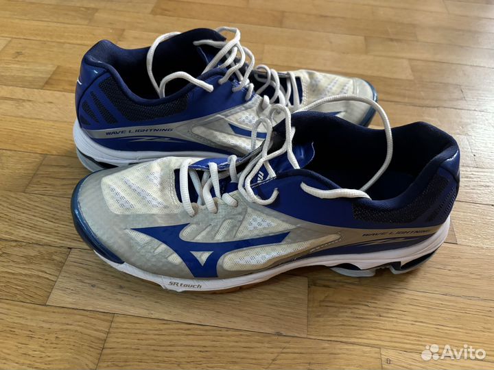 Кроссовки волейбольные mizuno wave lightning Z2