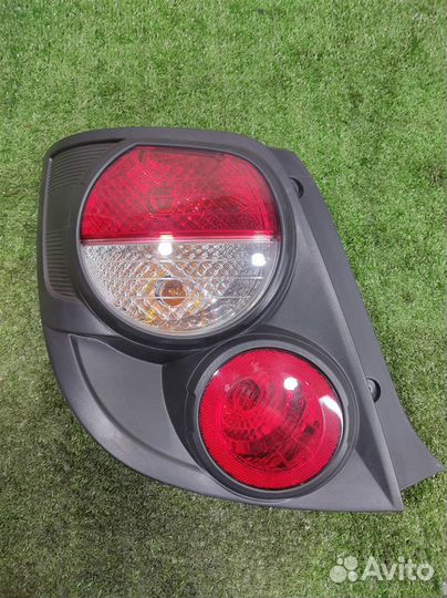 Фонарь задний наружный левый Chevrolet Aveo T300