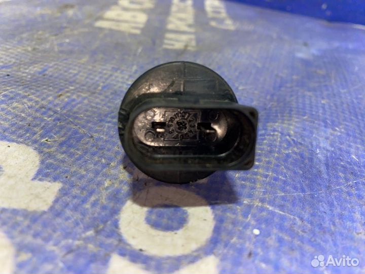 Датчик уровня бачка омывателя Audi A4B6 седан 2003