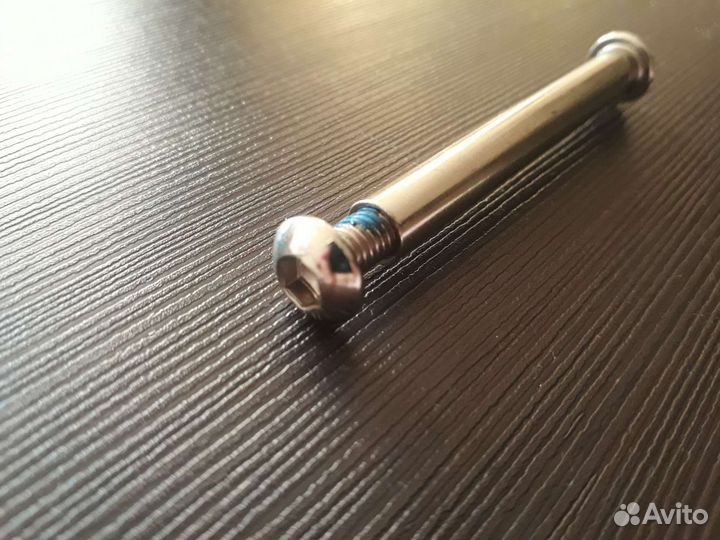 Ось для самоката