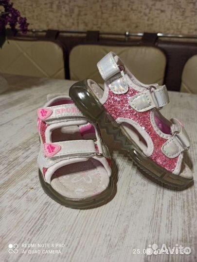 Босоножки для девочки 25 размер новые