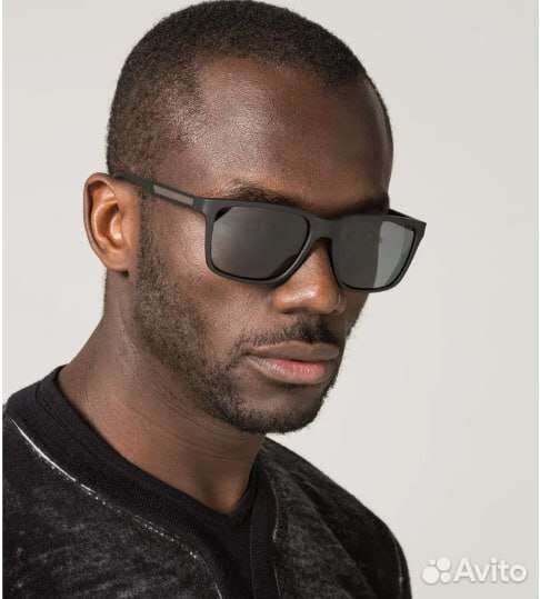 Солнцезащитные очки Emporio Armani