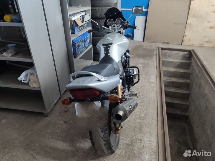 Honda CB 400 SF Vtec 2