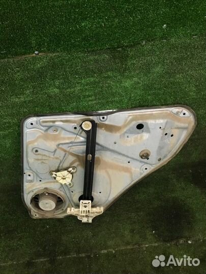 Стеклоподъемник задний левый Volkswagen Passat B5