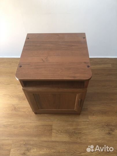 Тумба прикроватная