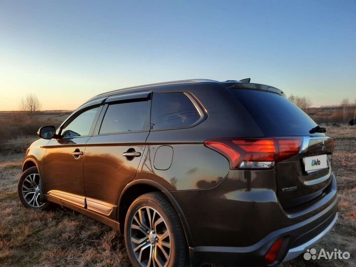 Mitsubishi Outlander 2.4 CVT, 2017, 150 000 км