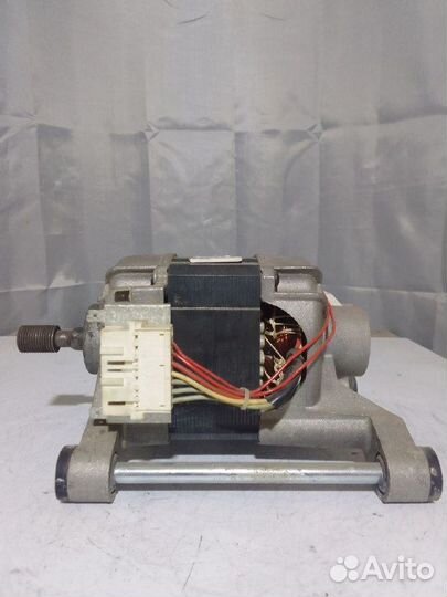 Двигатель (мотор) Indesit Ariston C00094023