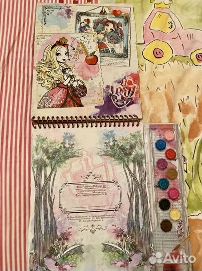 Портфолио с акварельными красками Ever After High