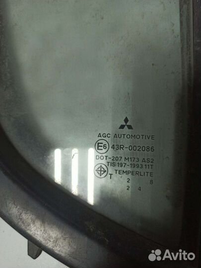 Митсубиши l200 форточка двери задняя правая