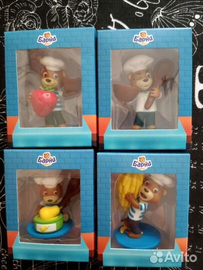 Фигурки Барни. 