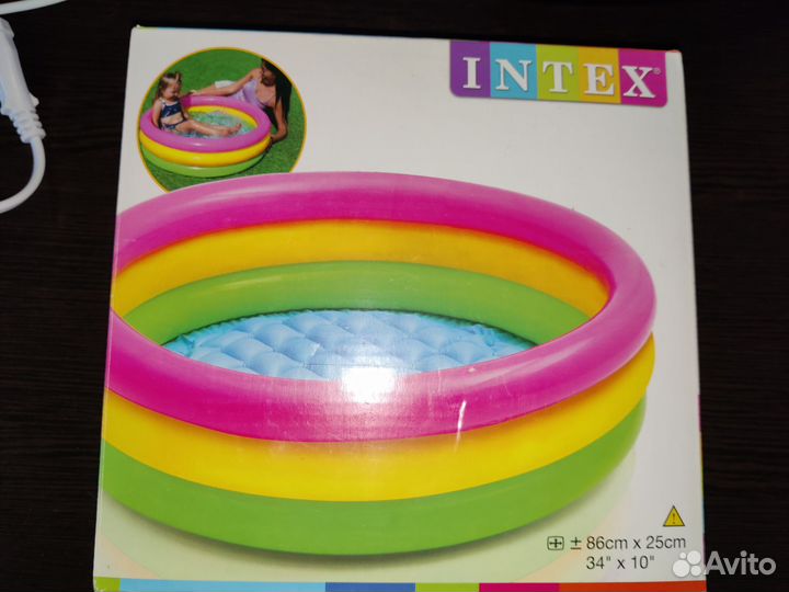 Детский надувной бассейн новый