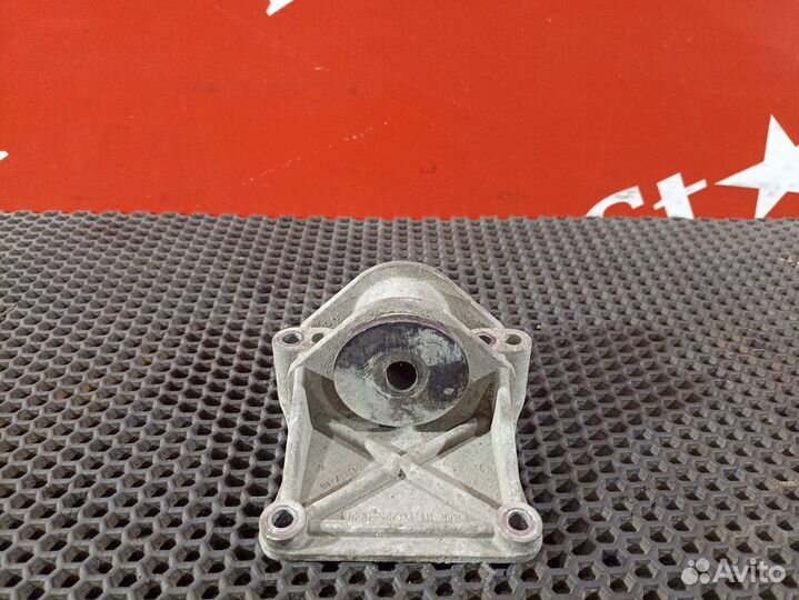 Кронштейн радиатора Man TGX