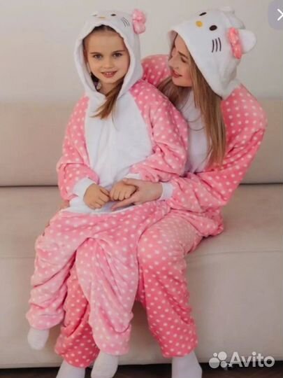 Кигуруми Ночной Кот и кошка Хелло Китти разные