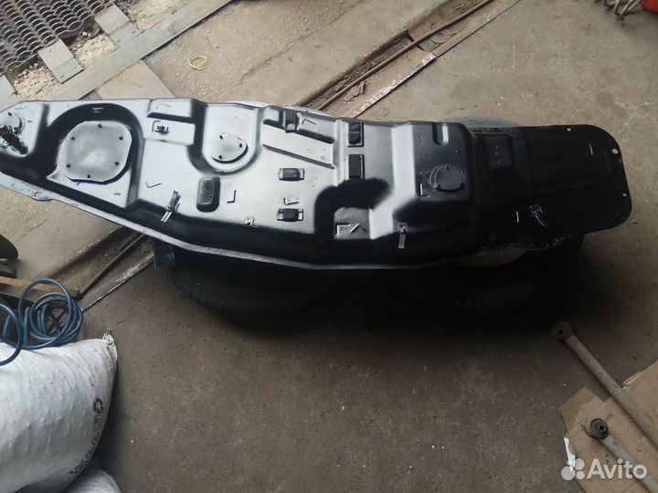 Топливный бак Паджеро