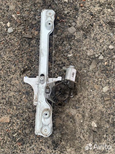 Стеклоподъемник задний правый Hyundai IX 35