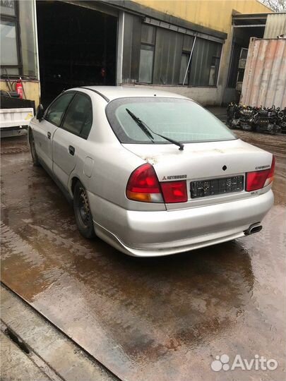 Разбор на запчасти Mitsubishi Carisma