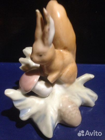 Статуэтка фарфор Белка