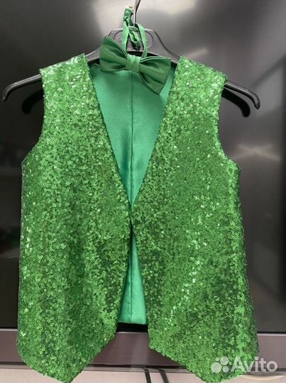 Концертный жилет и бабочка