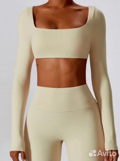 Топ укороченный женский 42 s новый