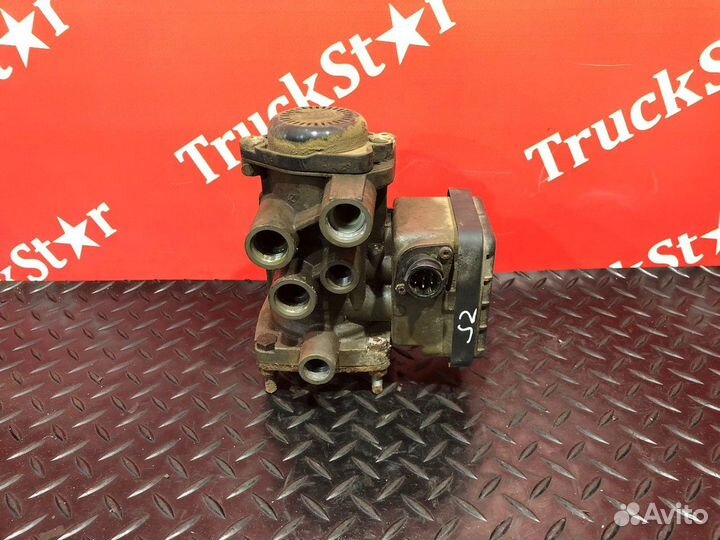 Кран управления тормозами прицепа