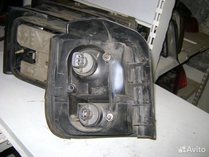 Фонарь правый Спейс Раннер Mitsubishi Space Runner