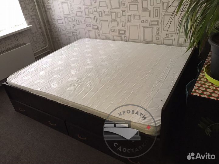 Кровать двухспальная с ящиками