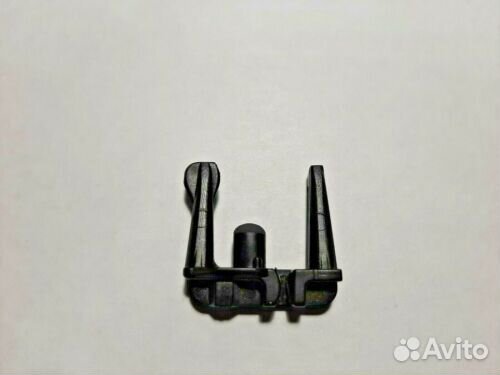 Замок стопор шторки панорамной крыши Cayenne