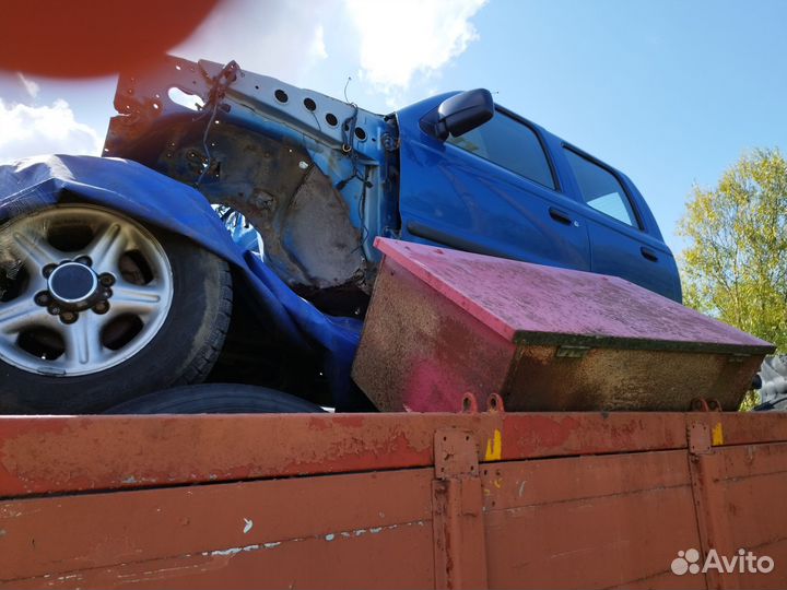 Кабина и рама с ходовой частью