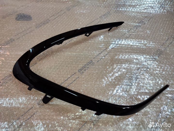 Молдинг бампера Toyota Camry 2021