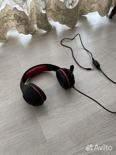 Наушники с микрофоном