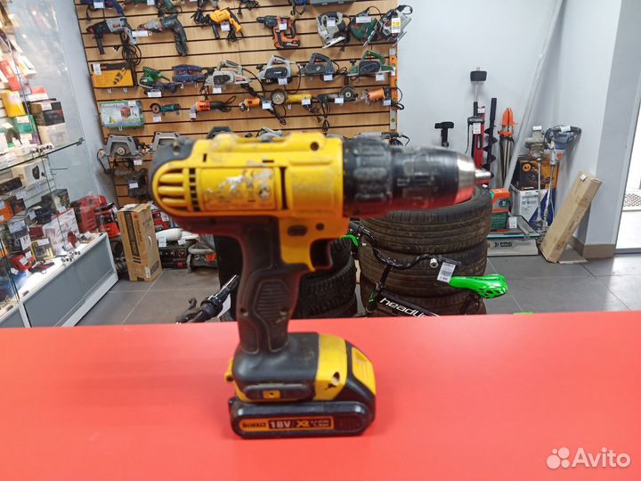 Шуруповерт Dewalt DCD 771