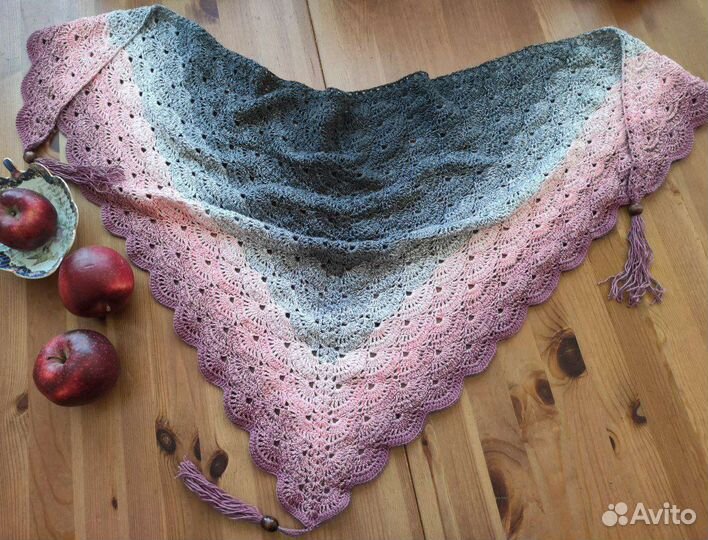 Вязаная косынка бактус
