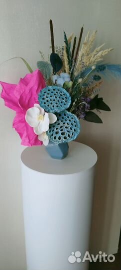 Букет интерьерный из сухоцветов и не только