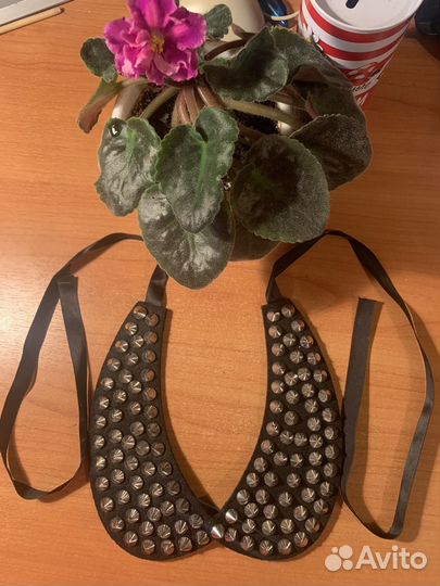 Воротник с шипами