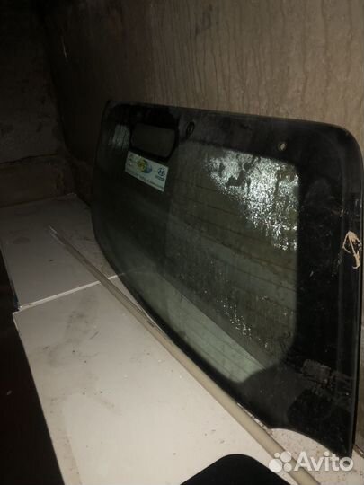 Заднее стекло со спойлером Chevrolet Spark
