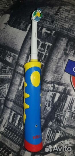 Зубная щетка электрическая Oral b детская звук