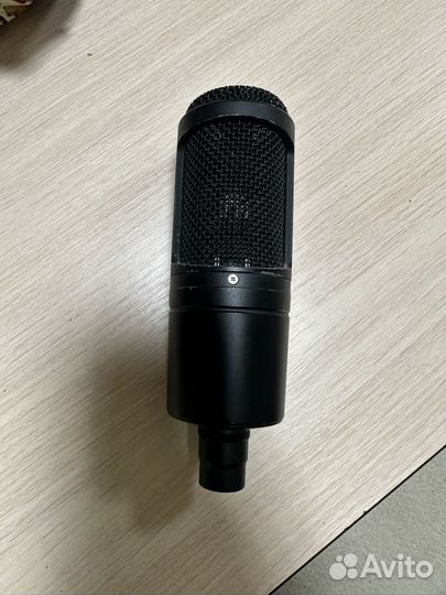 Студийный микрофон