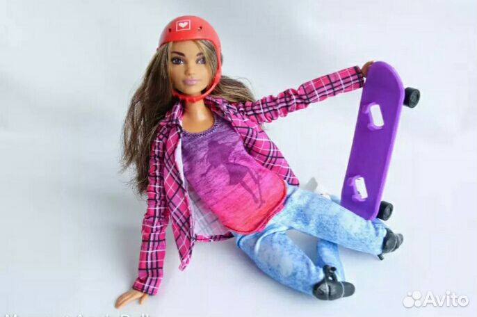 Барби скейтбордистка made to move