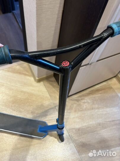 Трюковой самокат glober