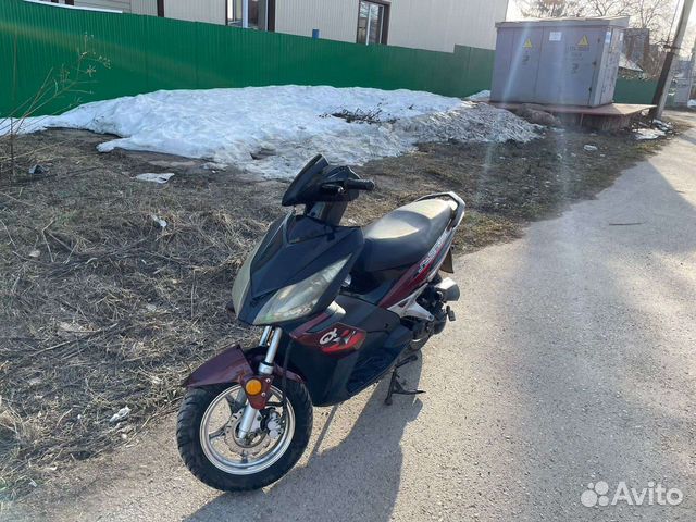 Скутер на ходу