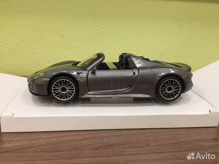 BBurago 1:24 - Porche Spyder