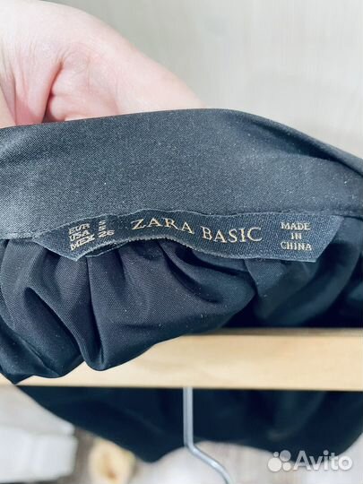 Юбка черная атласная