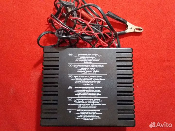 Зарядное устройство Compus для автомобиля