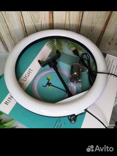 Кольцевая лампа на 32 со штативом