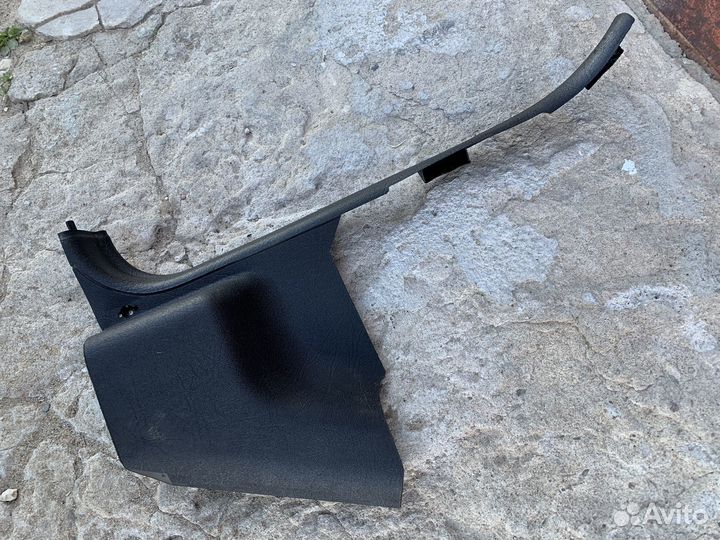 Обшивка левой стойки Ауди 100/А6 С4