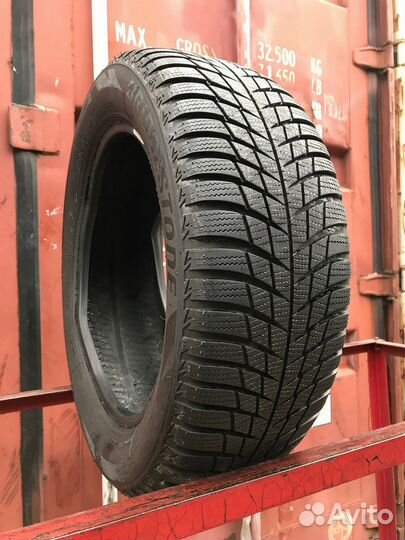 Bridgestone Blizzak LM-001 205/55 R16