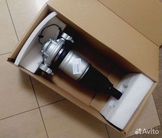 Пневмостойка задняя Volkswagen Touareg II NF