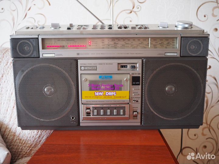 Магнитола hitachi - TRK - 8800 E